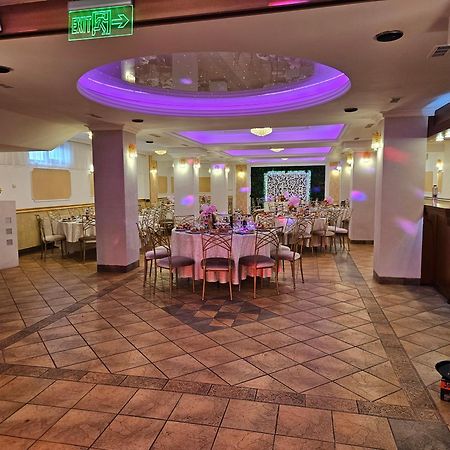 Hotel Bulevard Fagaras Exterior photo