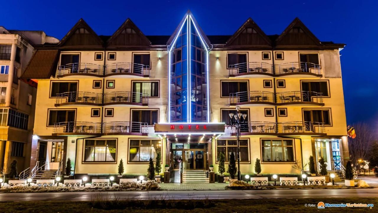 Hotel Bulevard Fagaras Exterior photo