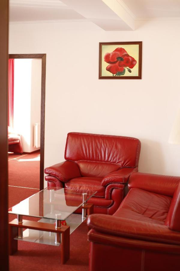 Hotel Bulevard Fagaras Exterior photo