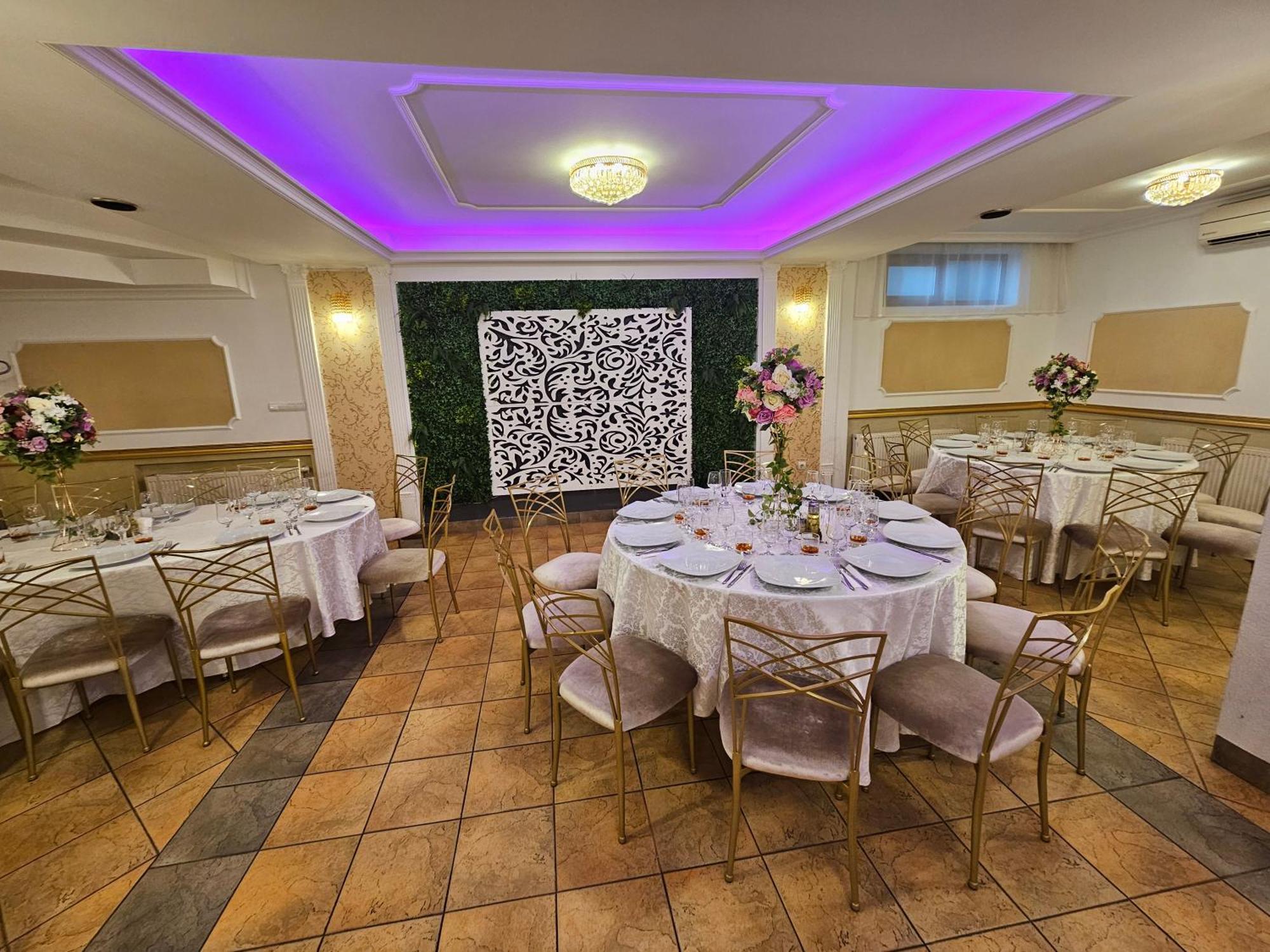 Hotel Bulevard Fagaras Exterior photo